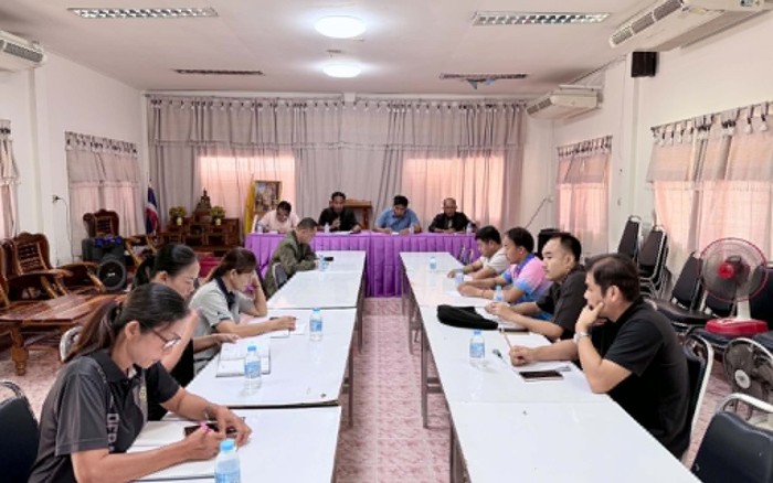 การประชุมผู้บริหารข้าราชการพนักงานส่วนตำบลกำเเมด