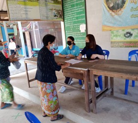 องค์การบริหารส่วนตำบลกำแมด ลงพื้นที่ให้บริการประชาชนในการจ่ายเบี้ยยังชีพ เดือน มิถุนายน 2565