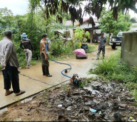 องค์การบริหารส่วนตำบลกำแมด ลงพื้นที่แก้ไขปัญหาน้ำท่วมขังให้ประชาชนในพื้นที่บ้านโคกสวาท หมู่ที่ 10